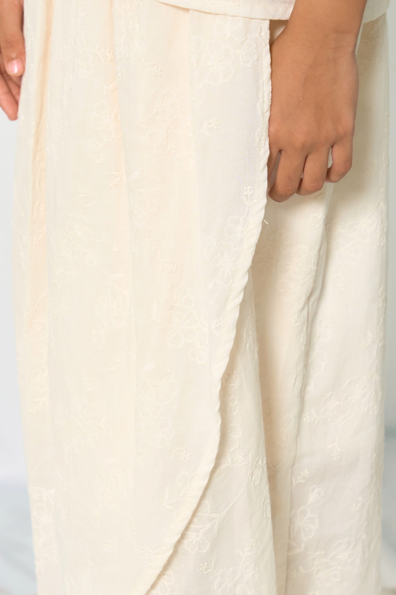 Little Mentiung Seirama in Off White