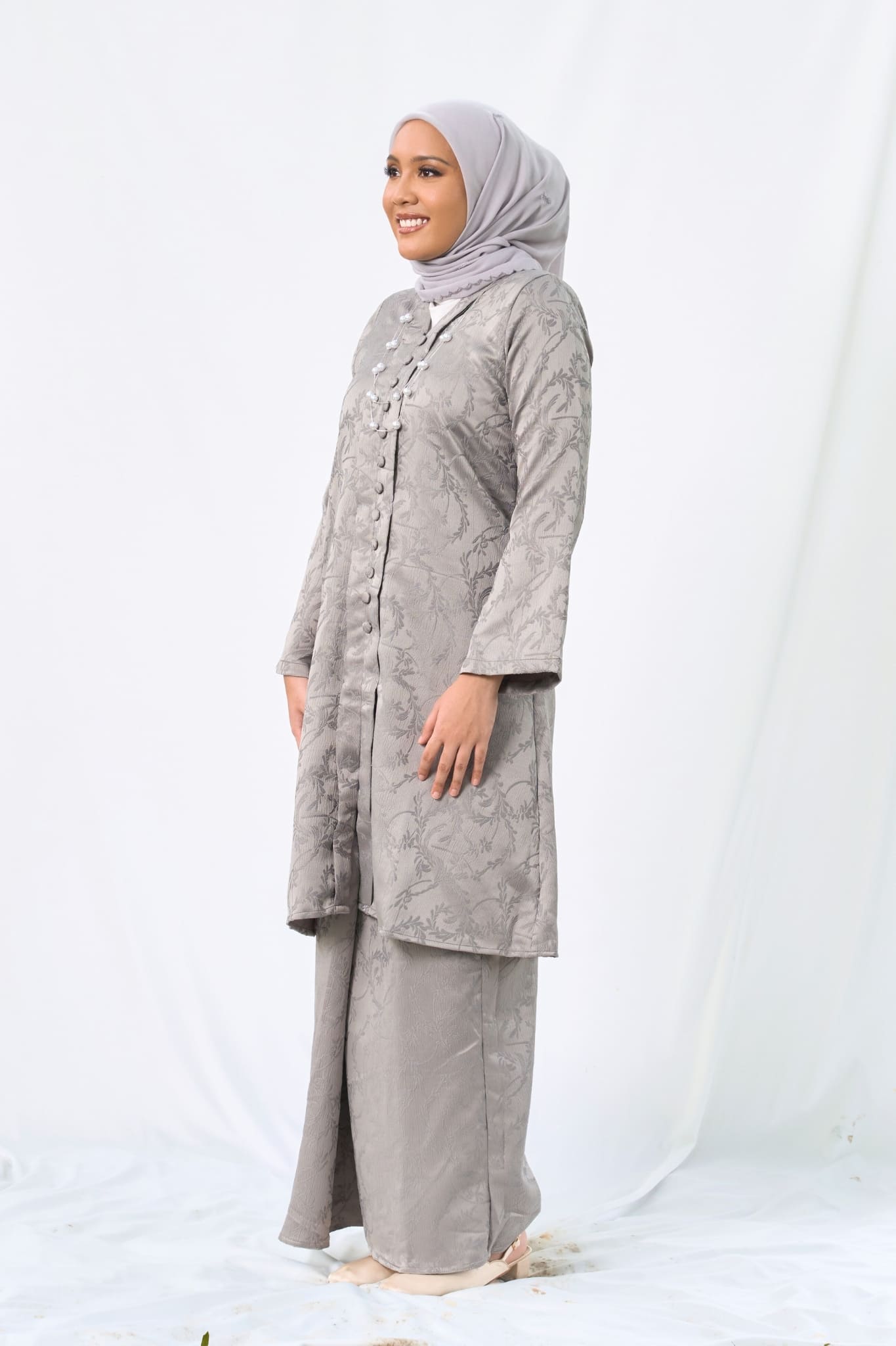 Kebaya Brocade Salma Seirama in Charcoal Grey
