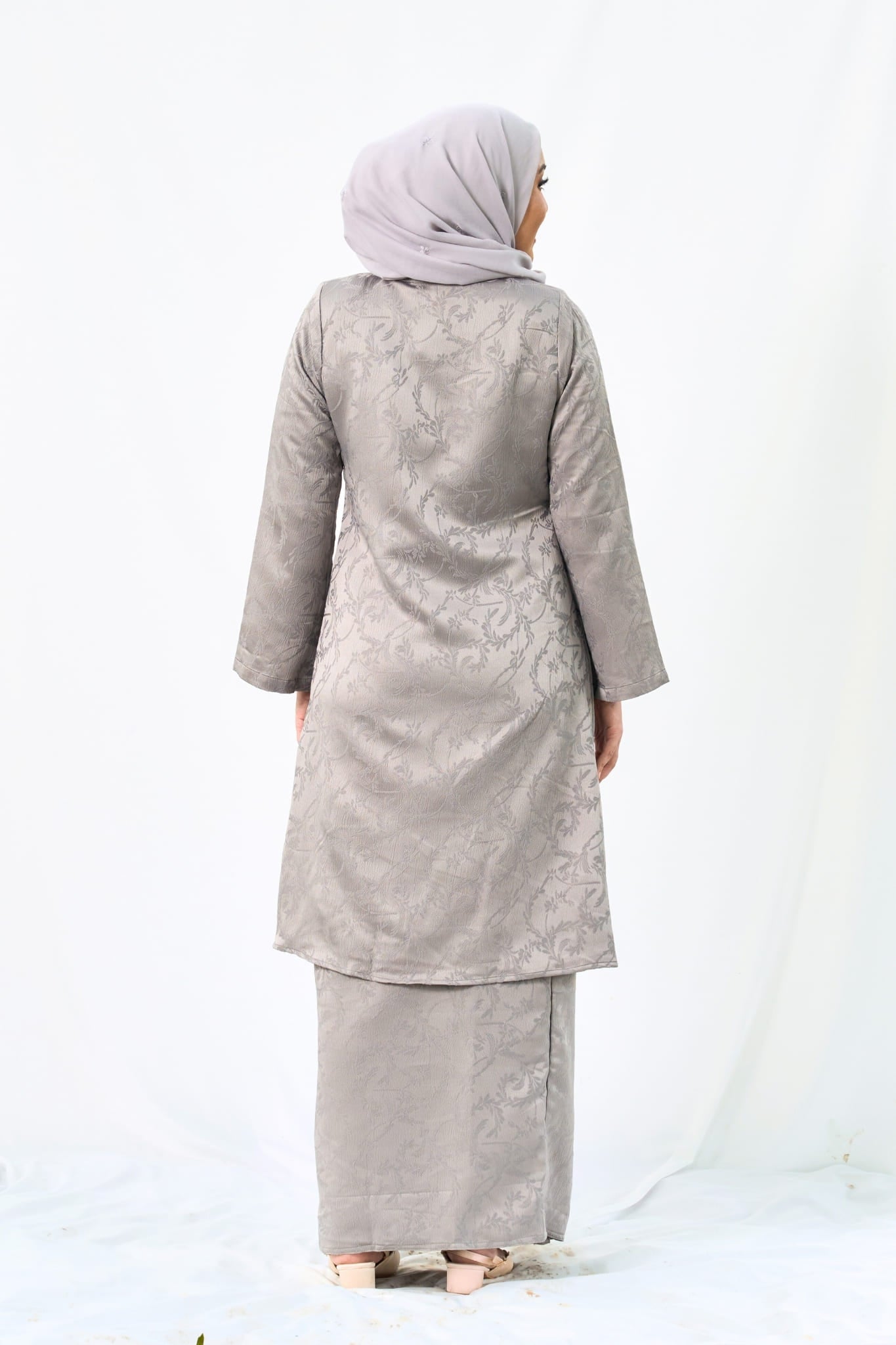 Kebaya Brocade Salma Seirama in Charcoal Grey