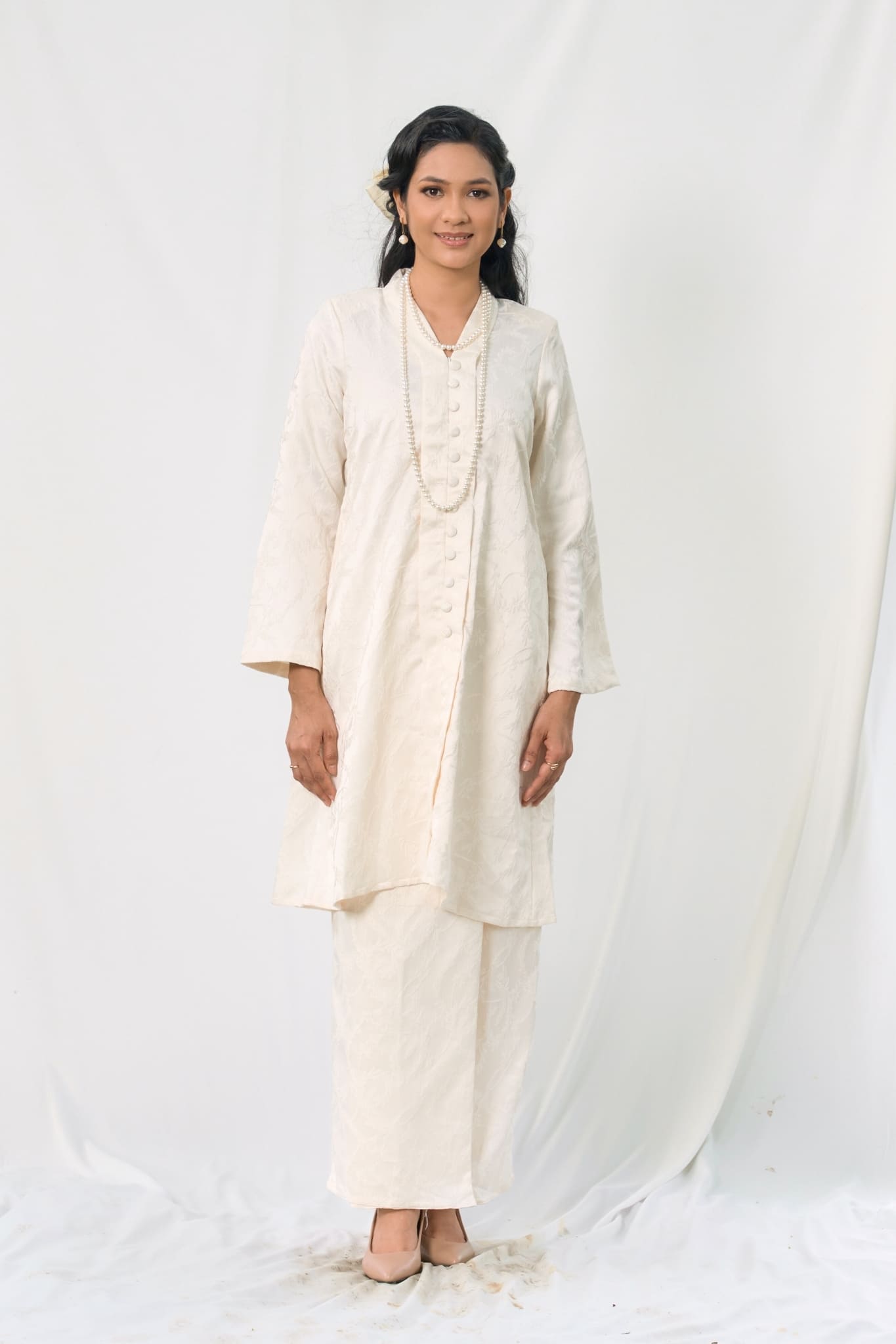 Kebaya Brocade Salma Seirama in Off White