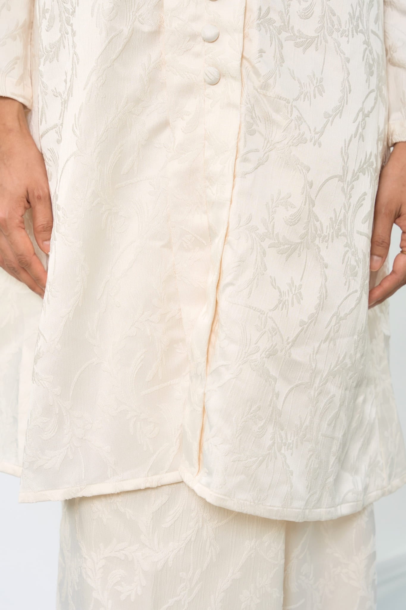 Kebaya Brocade Salma Seirama in Off White