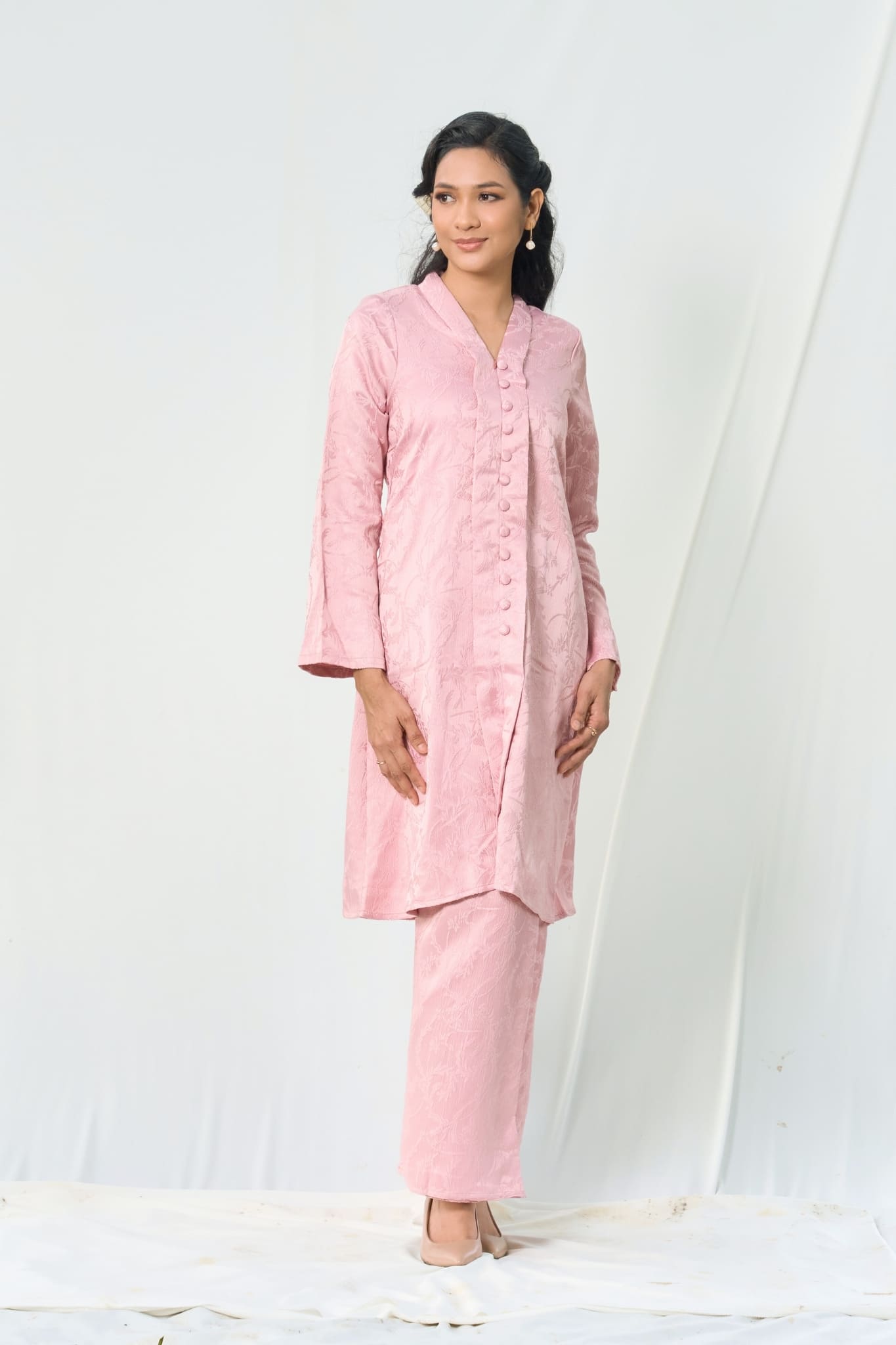 Kebaya Brocade Salma Seirama in Pink