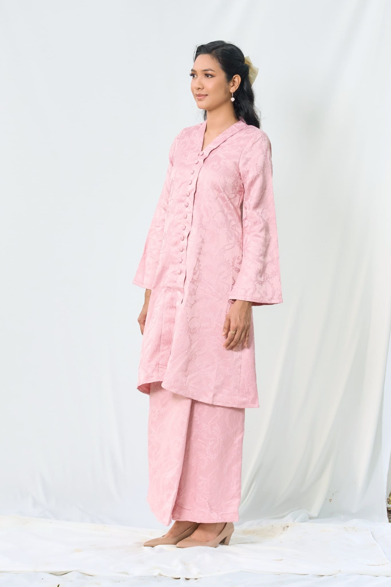 Kebaya Brocade Salma Seirama in Pink