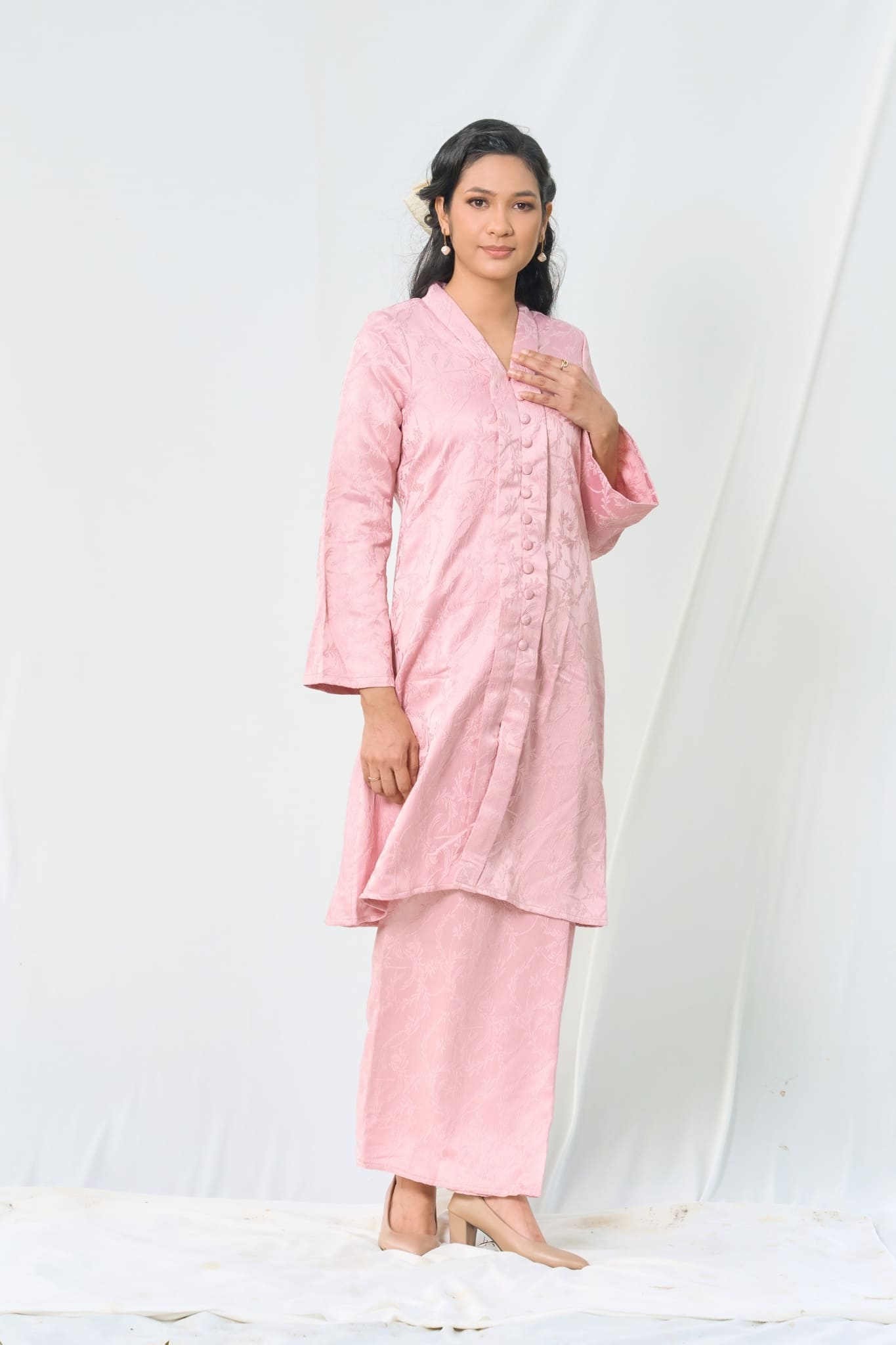 Kebaya Brocade Salma Seirama in Pink