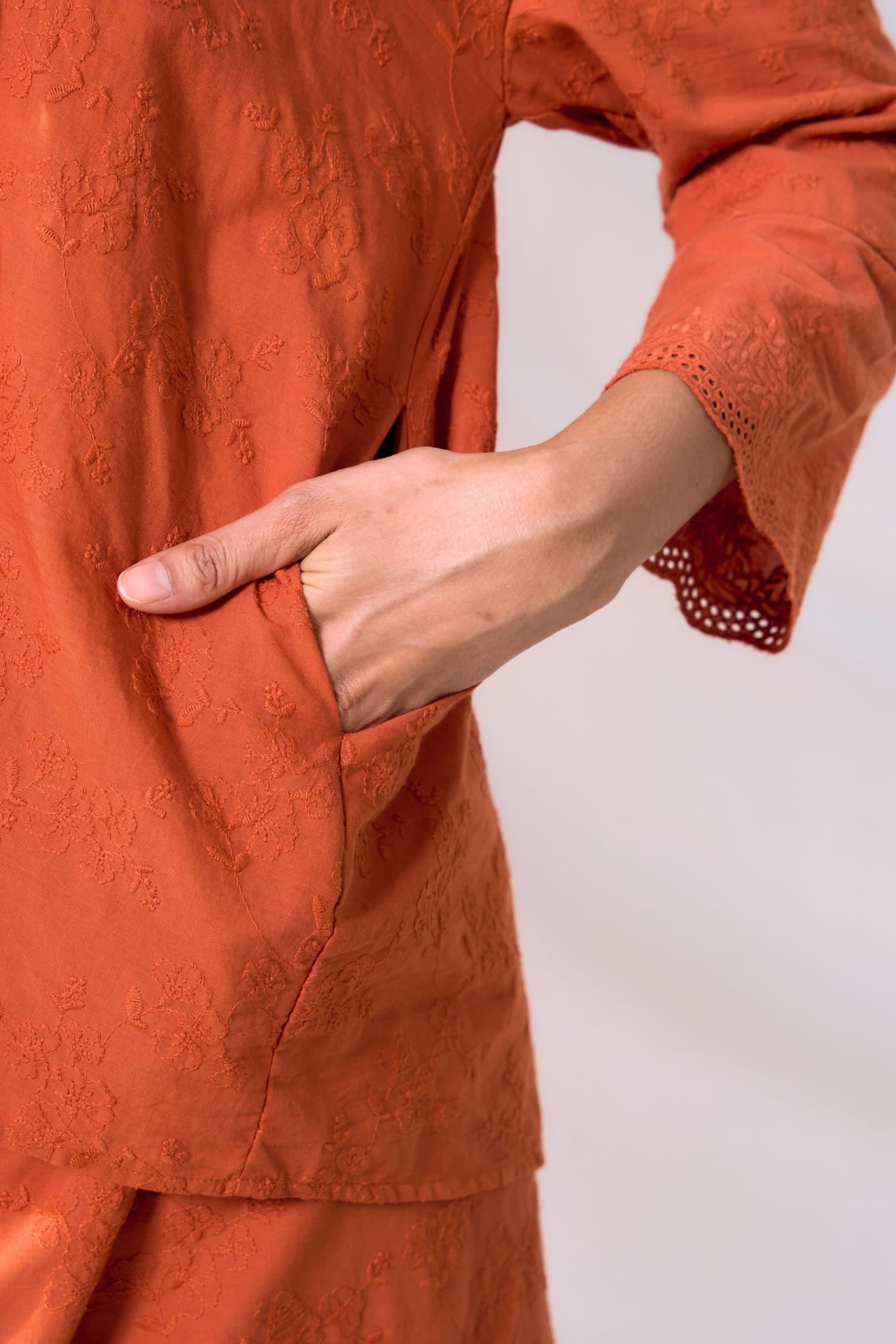 Kebarung Mentiung Seirama in Terracotta