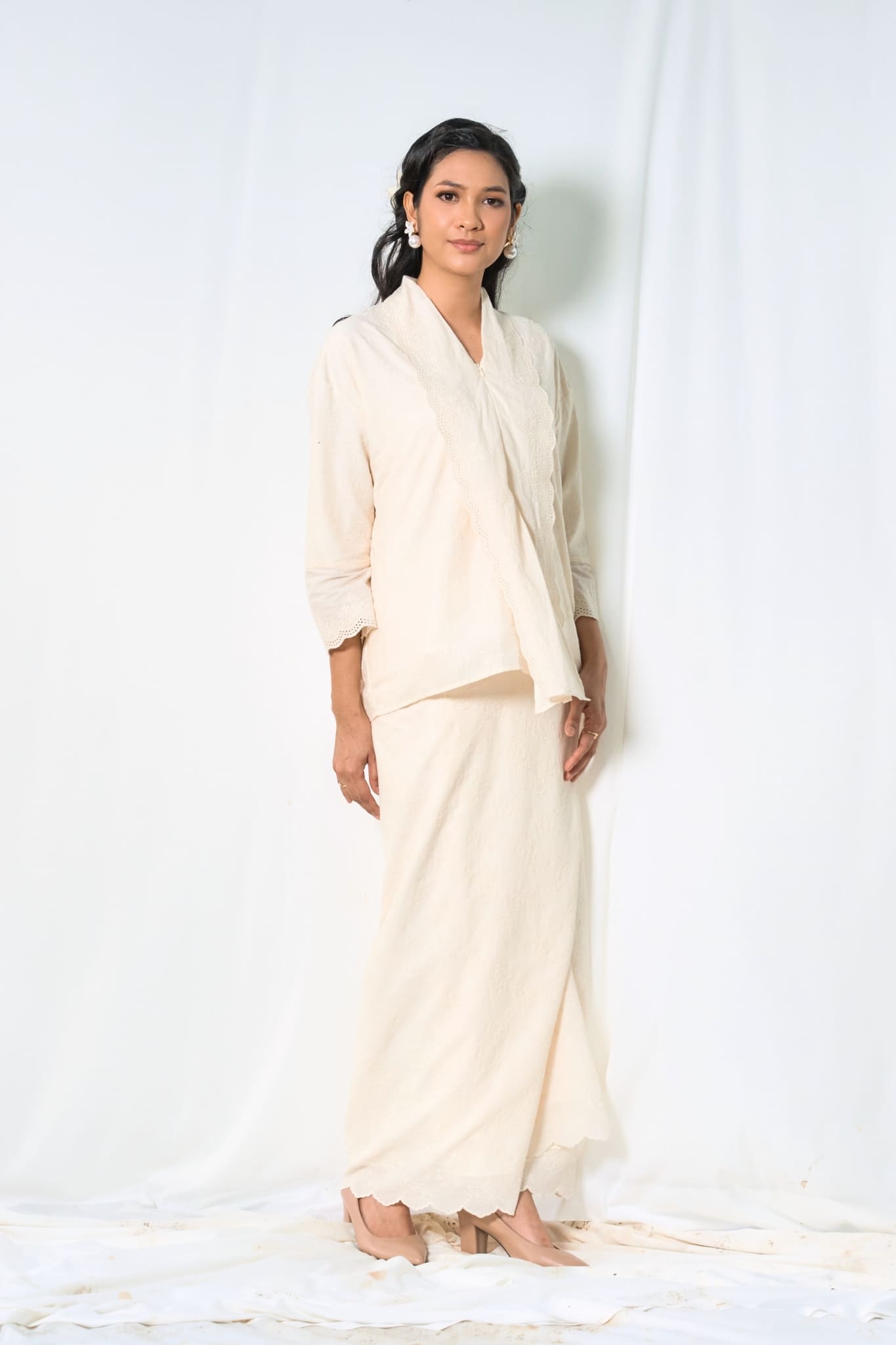 Kebarung Mentiung Seirama in Off White