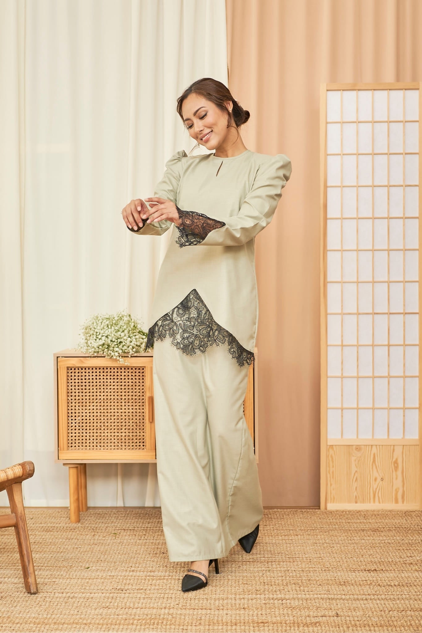 Baju Kurung Qaleeda (Sage et noir)