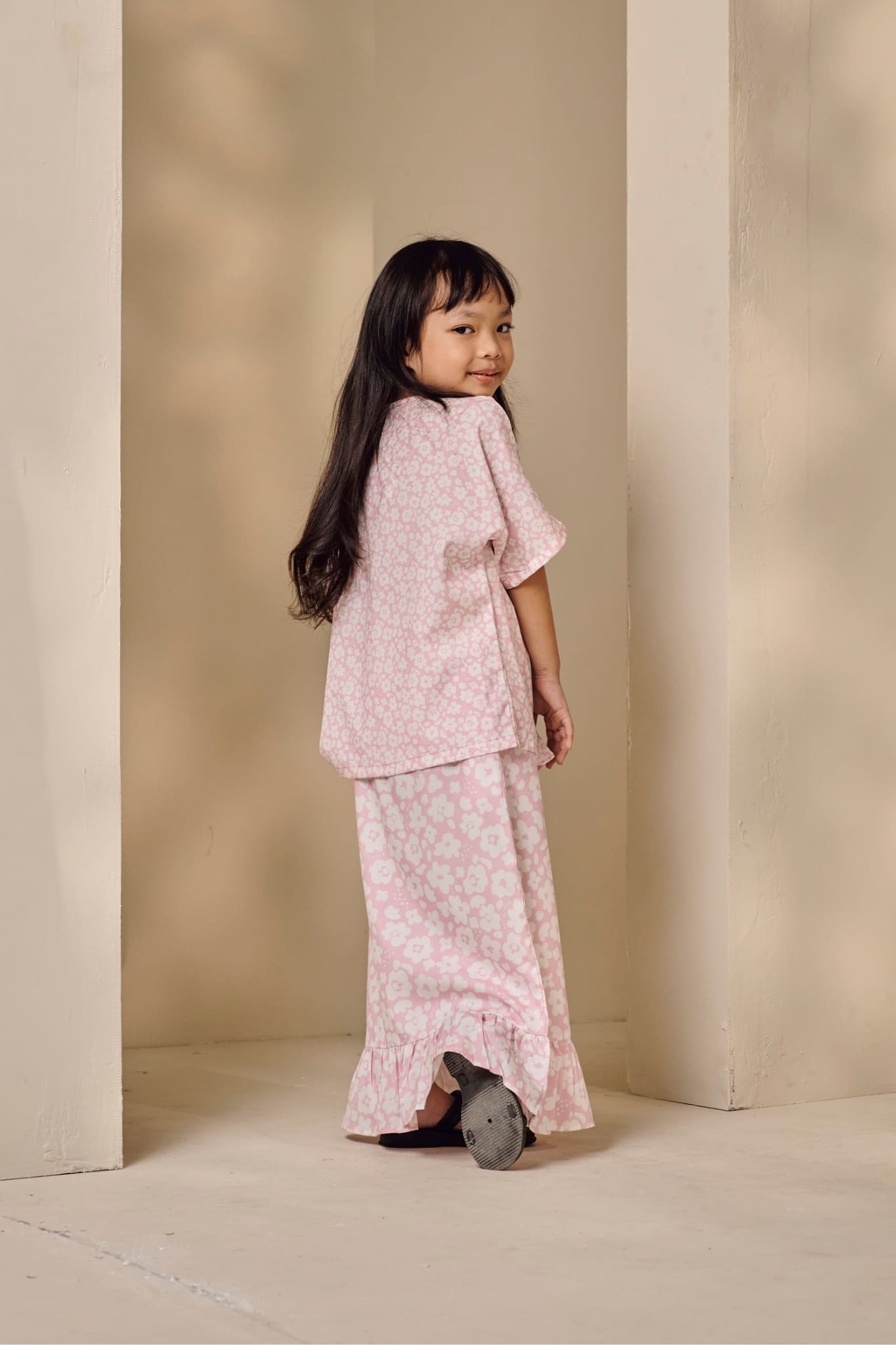 Little Kaia in Strawberry Marshmallow