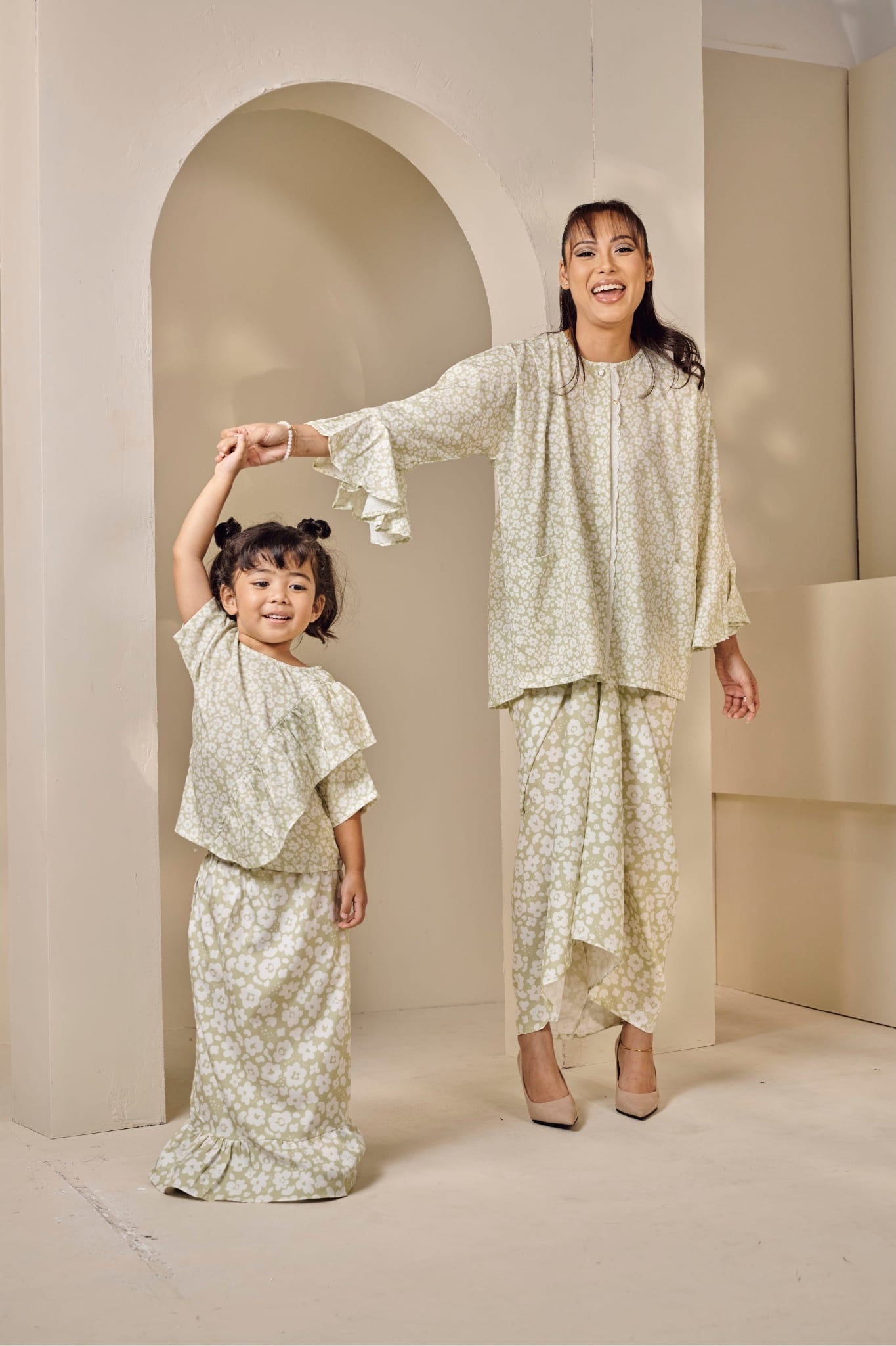 Kaia Set in Pistachio Dream