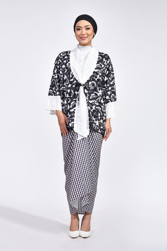 Kebarung Mentiung in Ebony