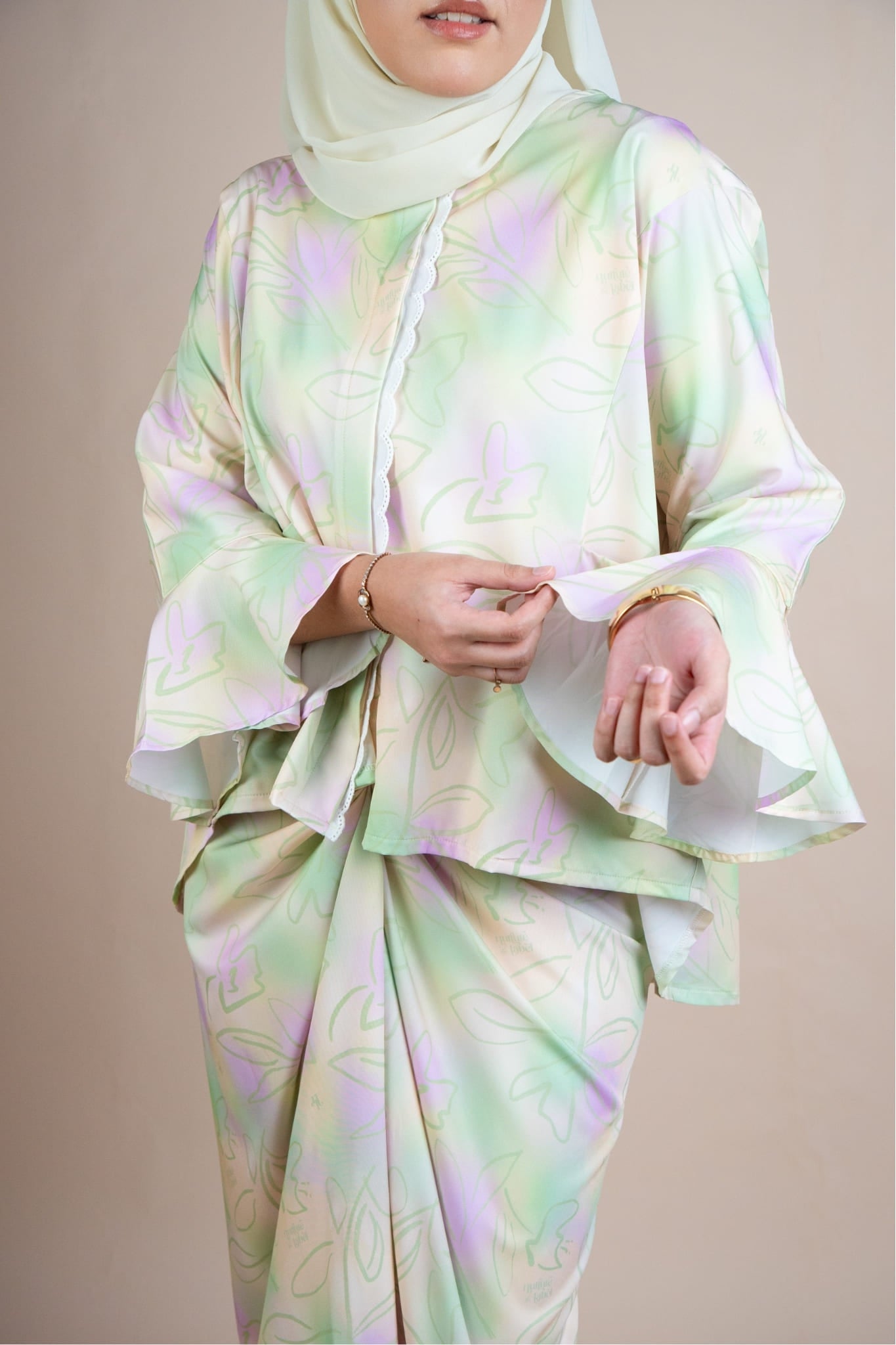 Kaia Adults Set in Matcha Crust