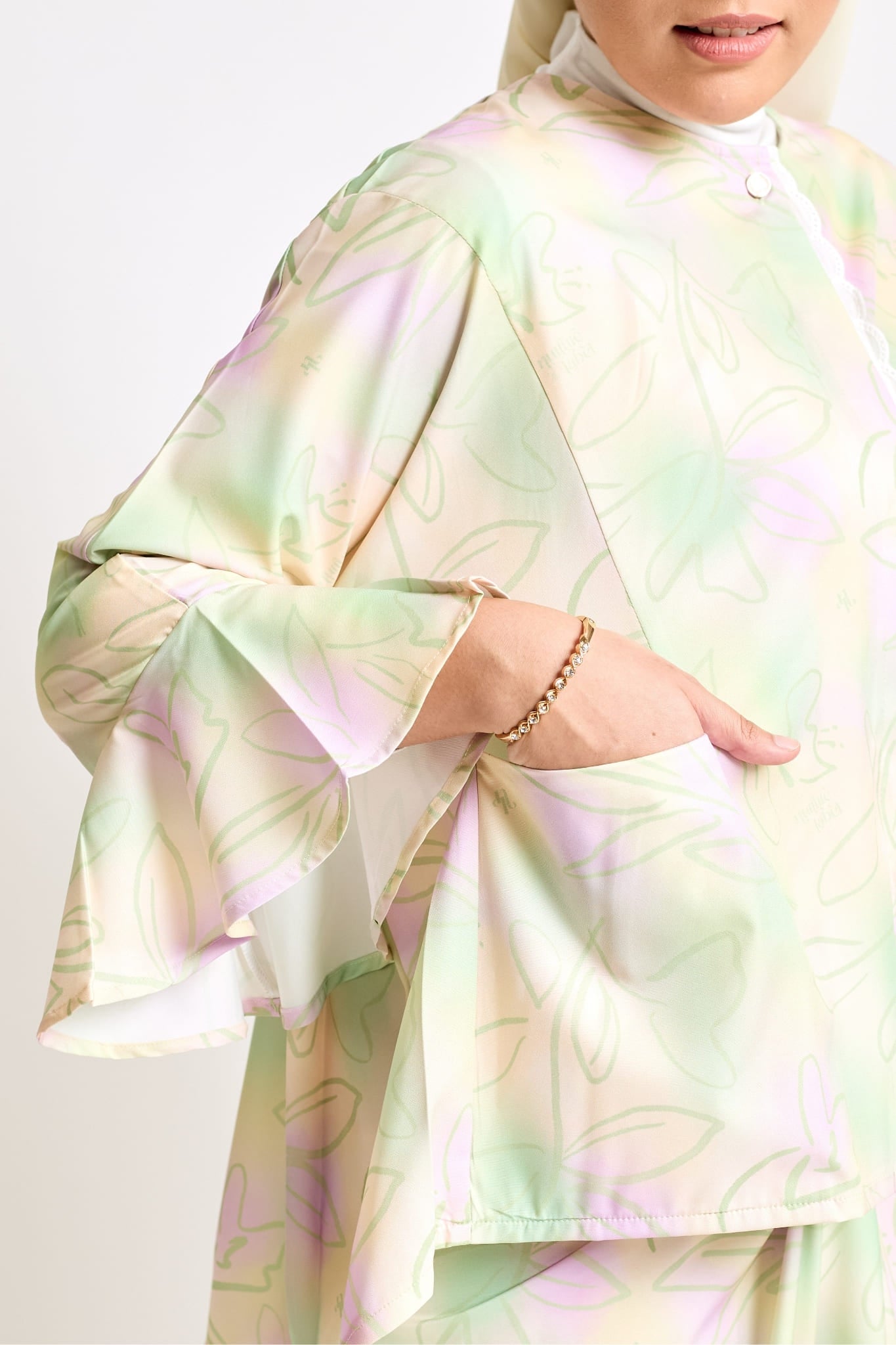 Kaia Adults Set in Matcha Crust