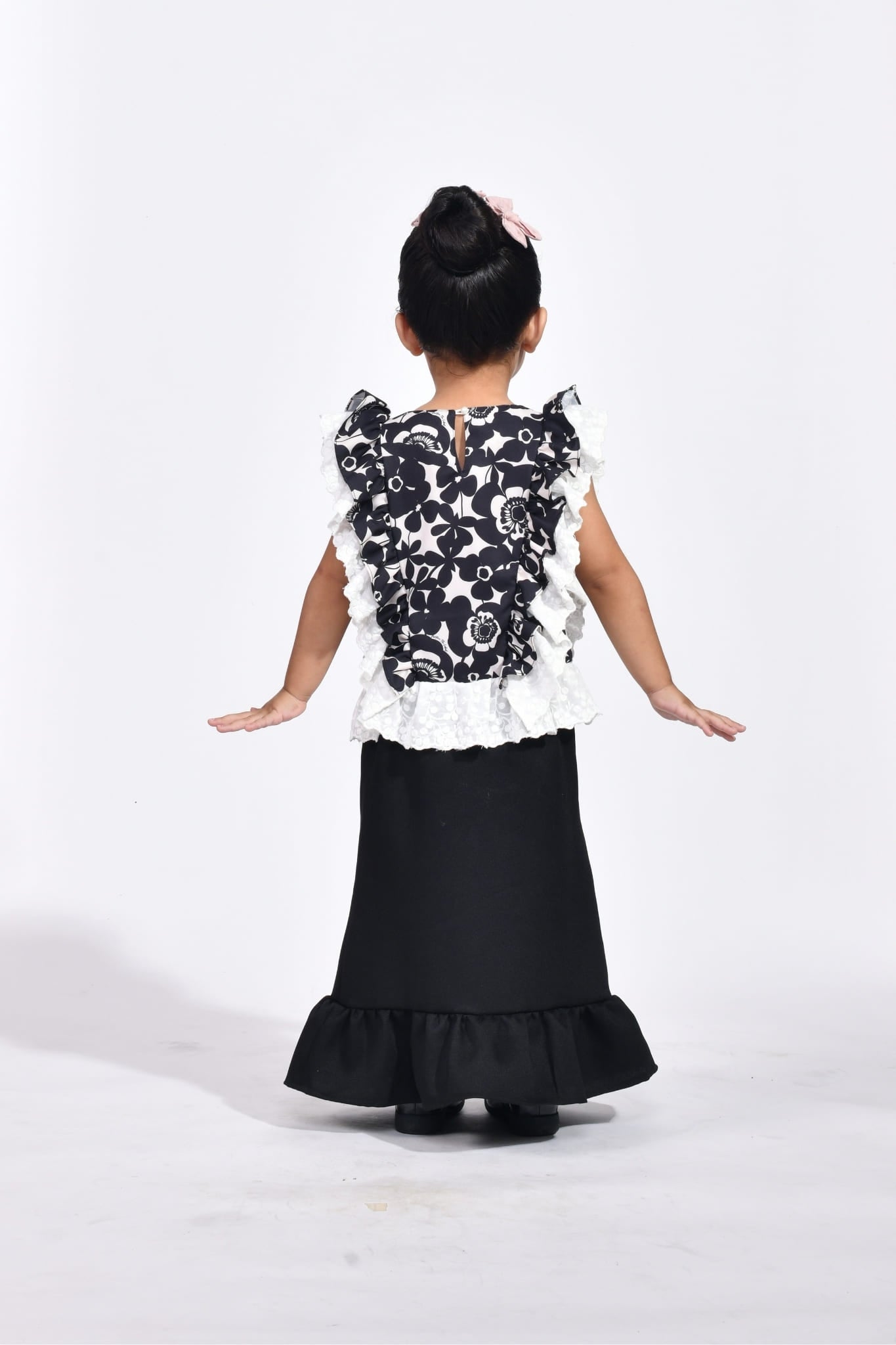 Little Mentiung in Ebony