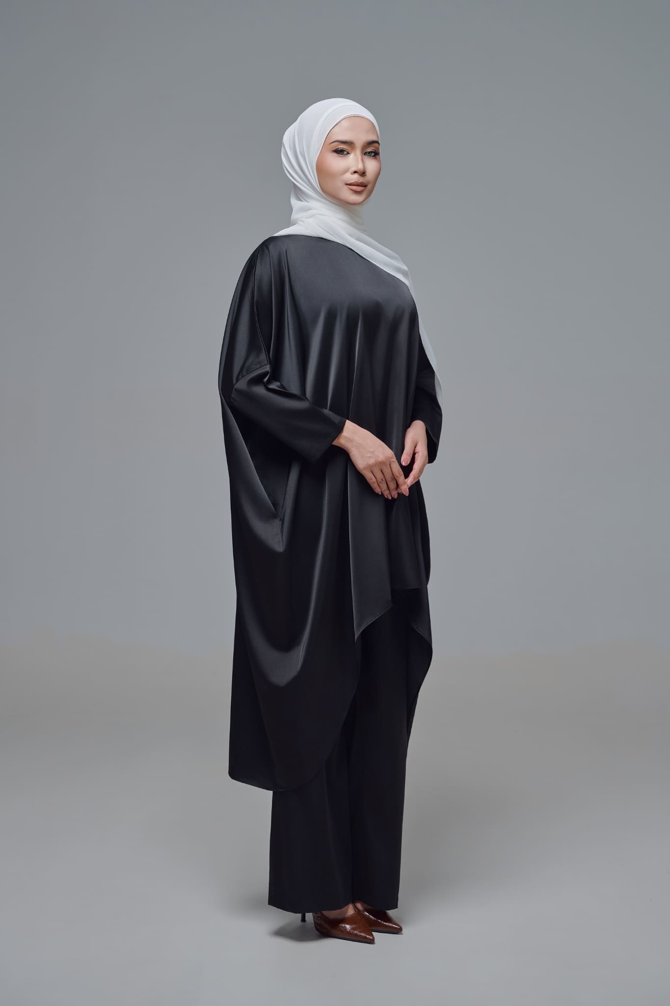 Medina Set in Solid Black