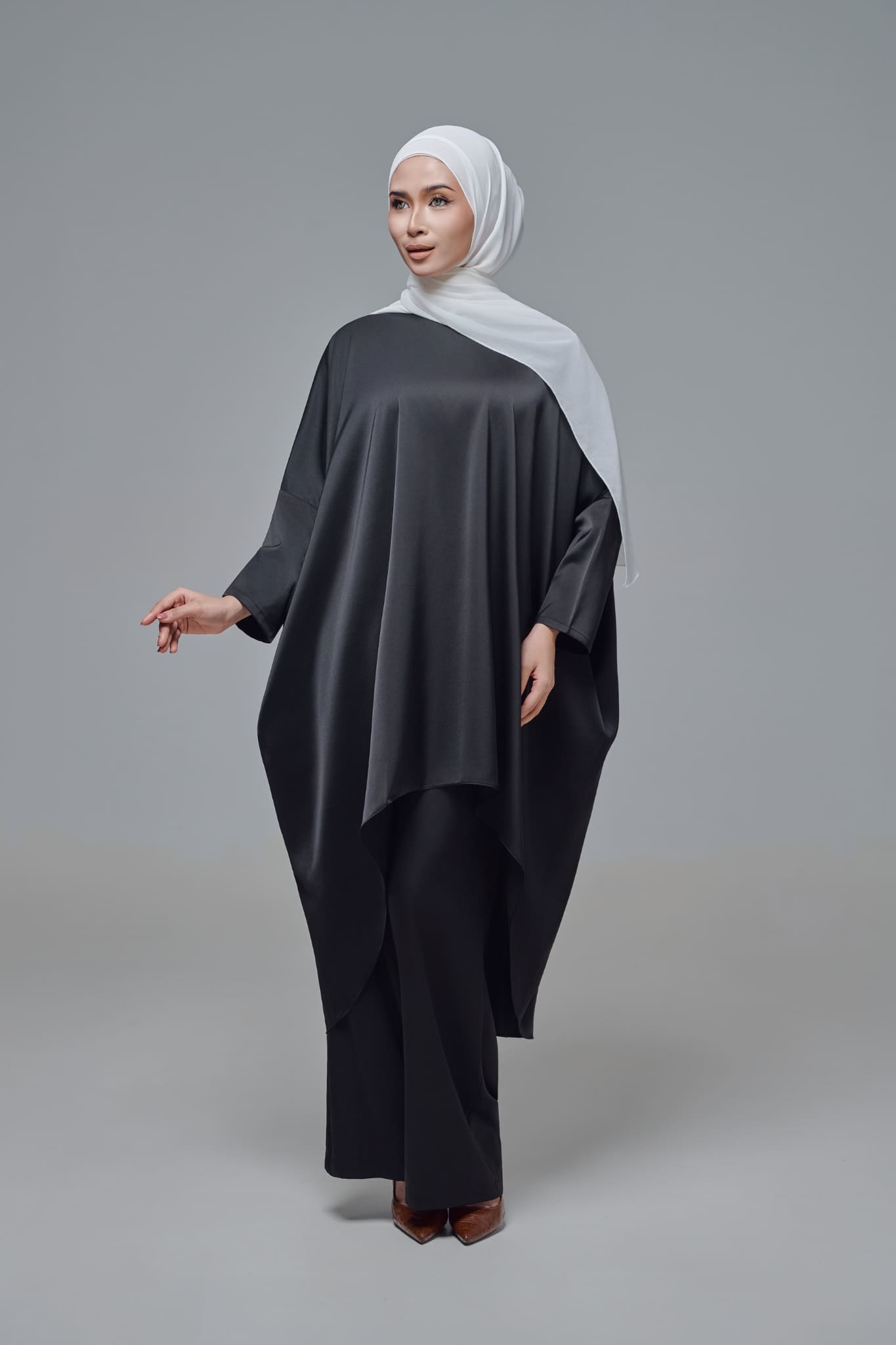 Medina Set in Solid Black