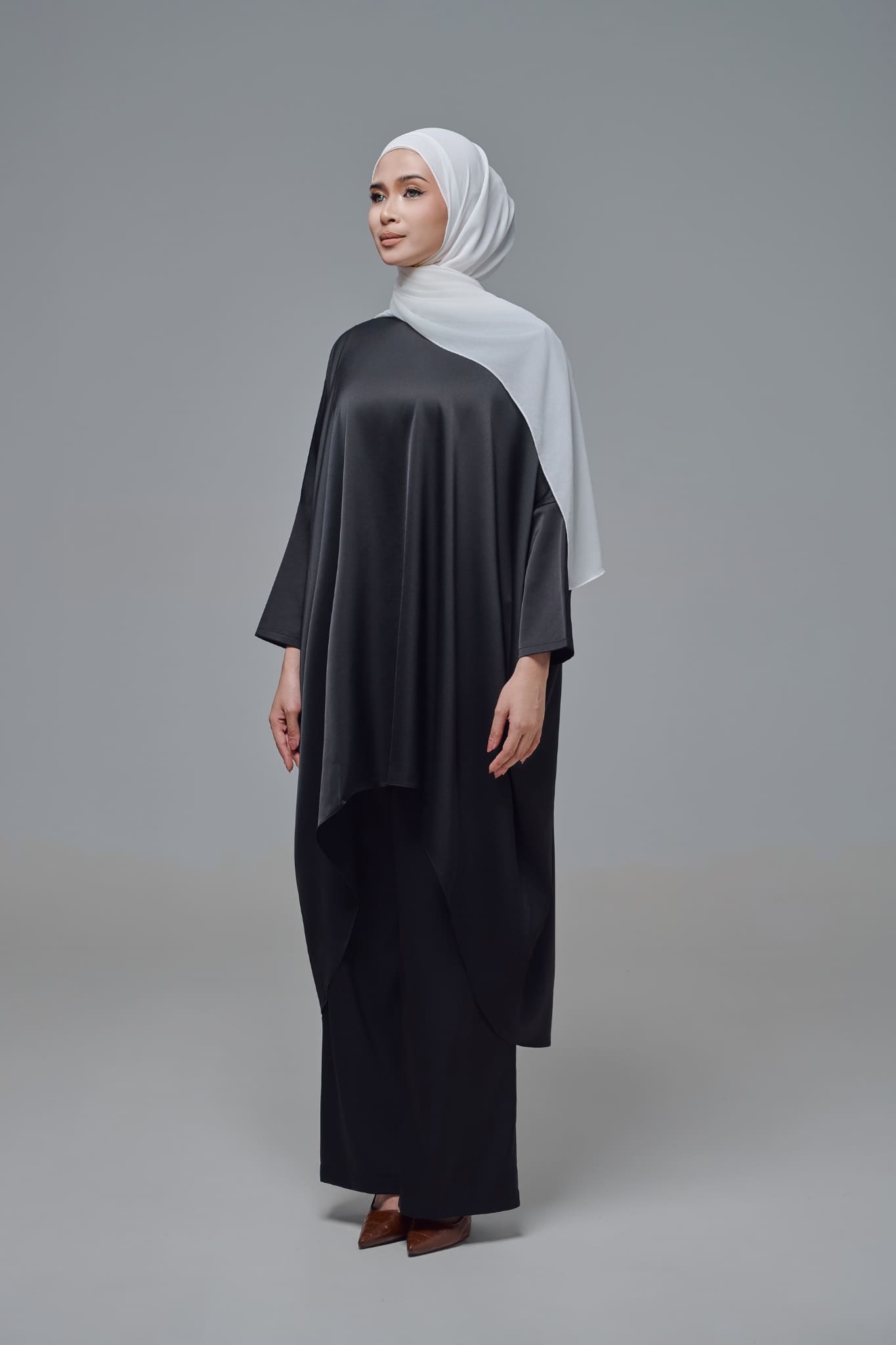 Medina Set in Solid Black