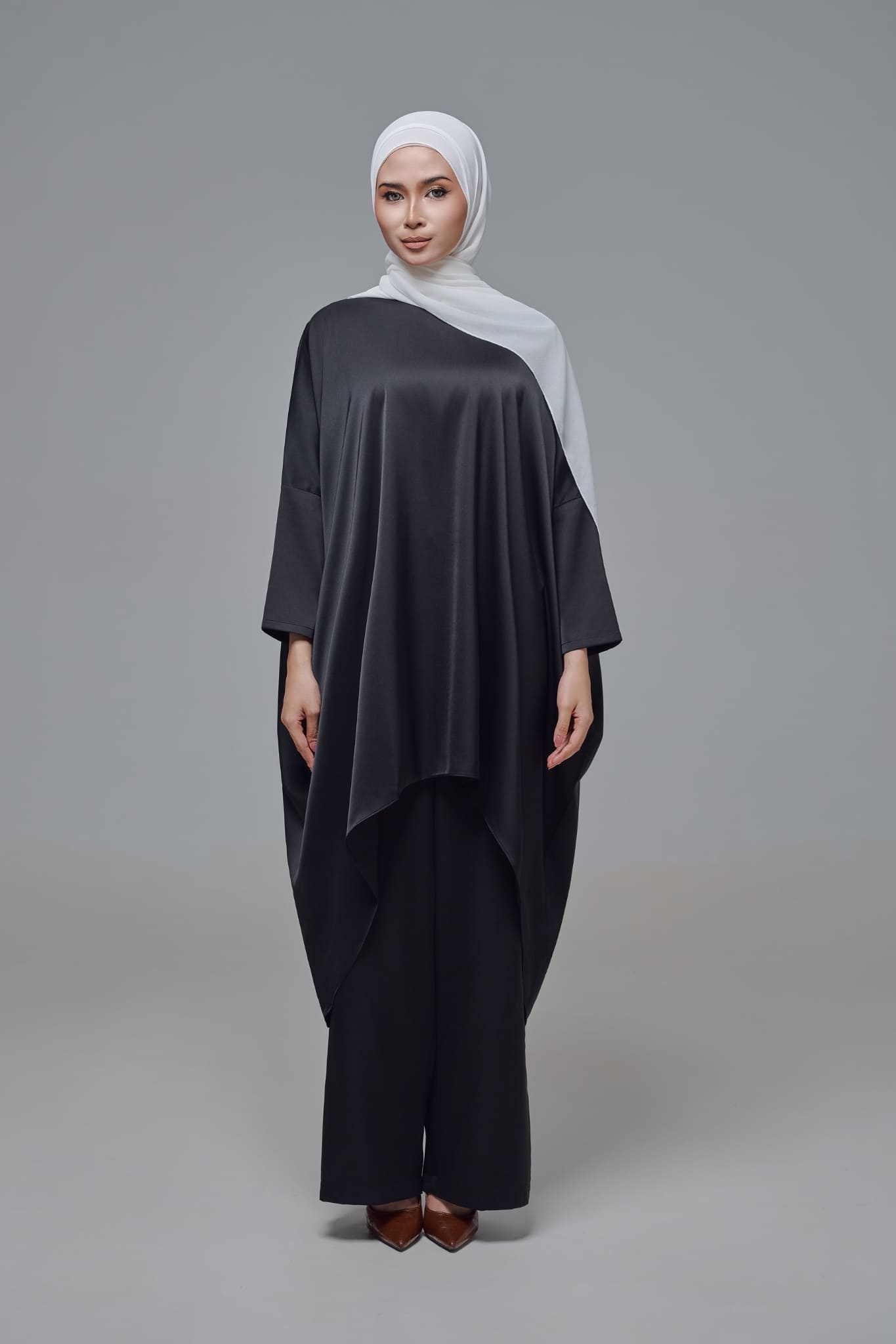 Medina Set in Solid Black
